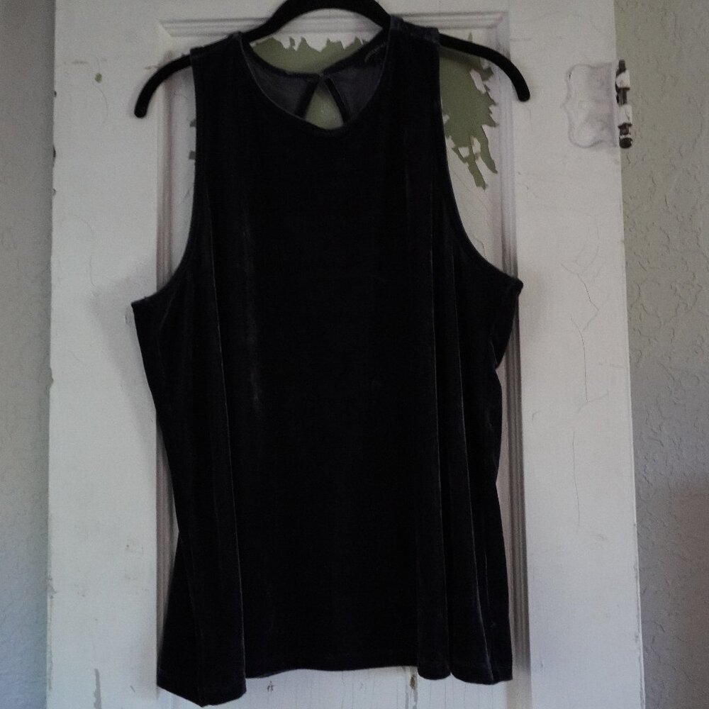 Banana Republic Large Sleeveless Blouse